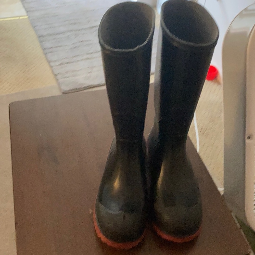 Lacrosse Boots black size 5 beautiful looking